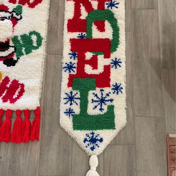 Set of 2 Vintage Latch Hook Christmas Wall Hanging Banners Santa Ho Ho Ho & Noel - Picture 3 of 3